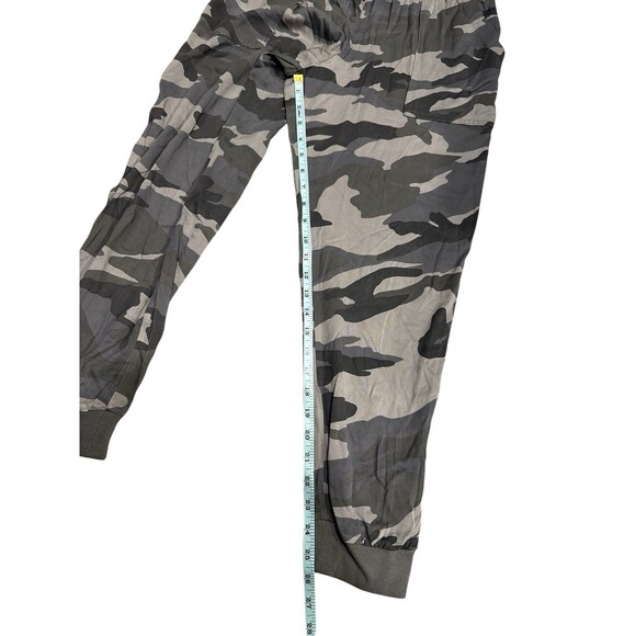 Splendid Gray Camo Jogger Pants Pockets Elastic Waist Drawstring Size M NWT - Picture 6 of 7